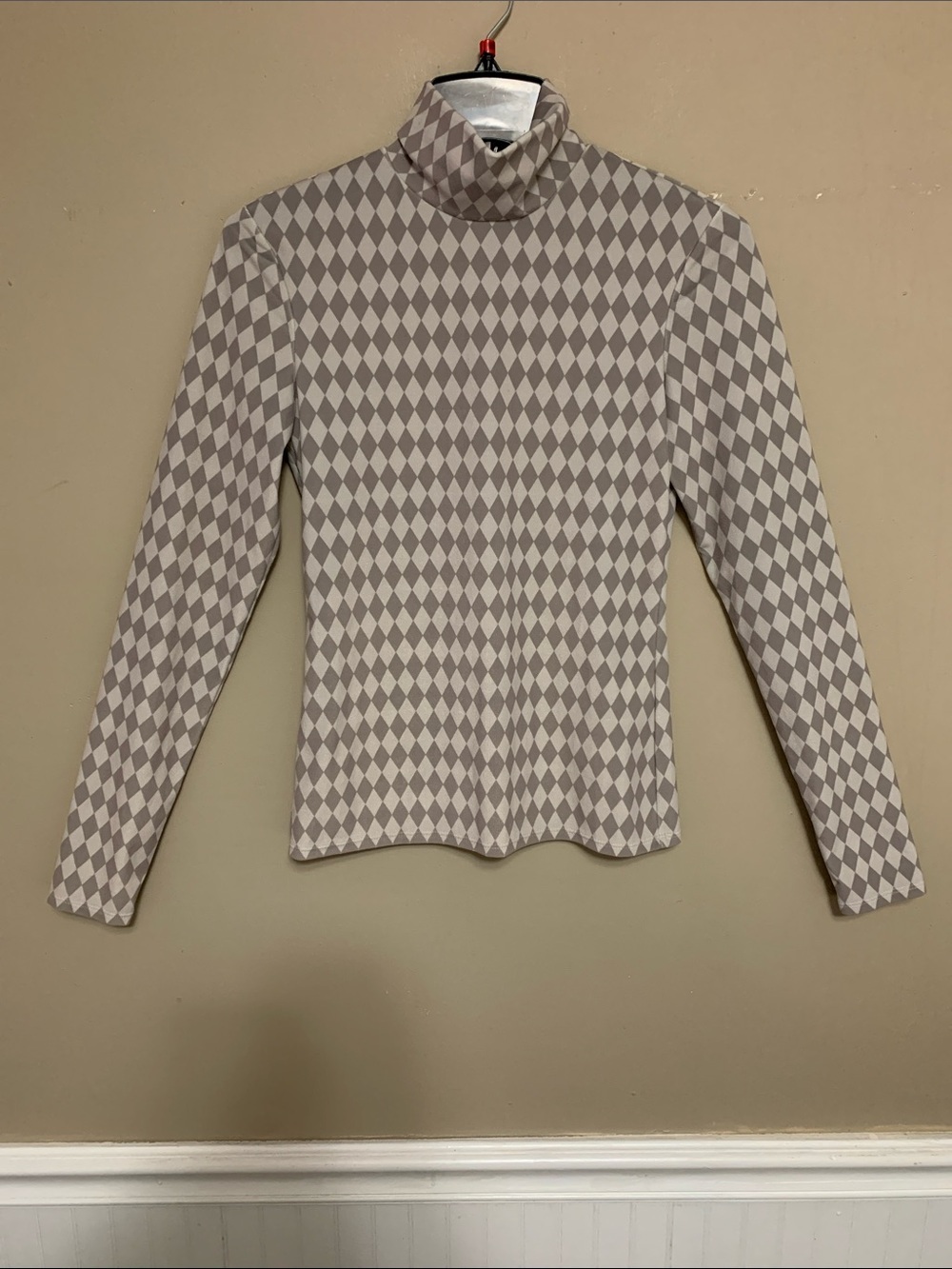 AMOMENTO Women’s Crop Neck Diamond Jester SZ 0 LS Grey’s Body-con StretchTop